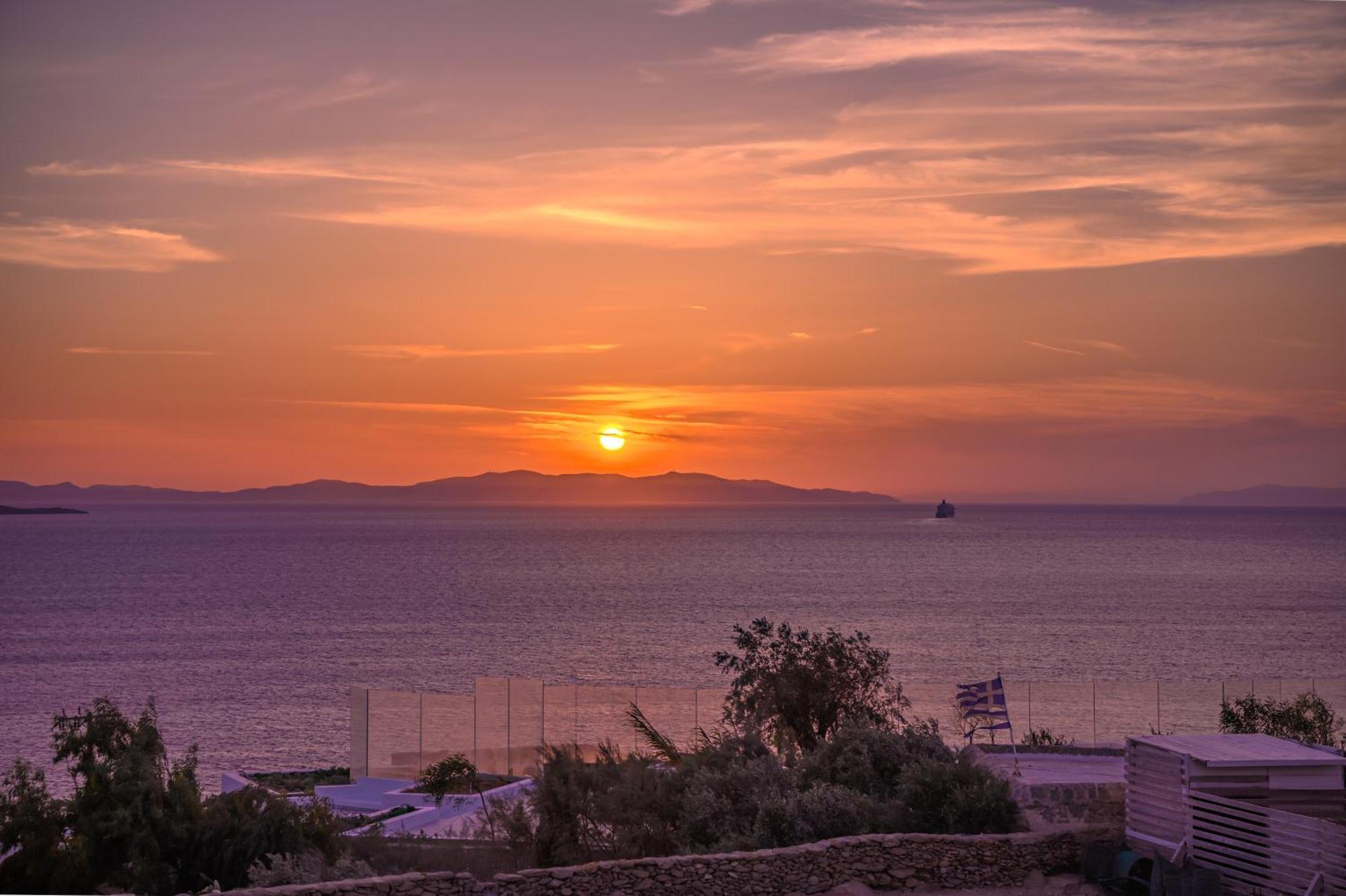 Olvos Luxury Suites Mykonos Mykonos Town Exterior photo
